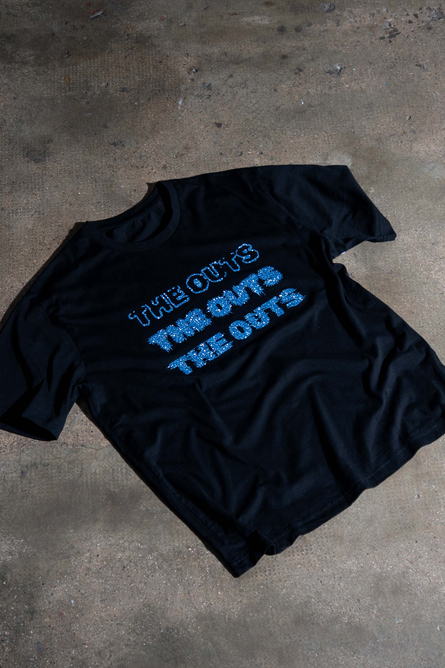 CAMISETA GLITTER THE OUTS
