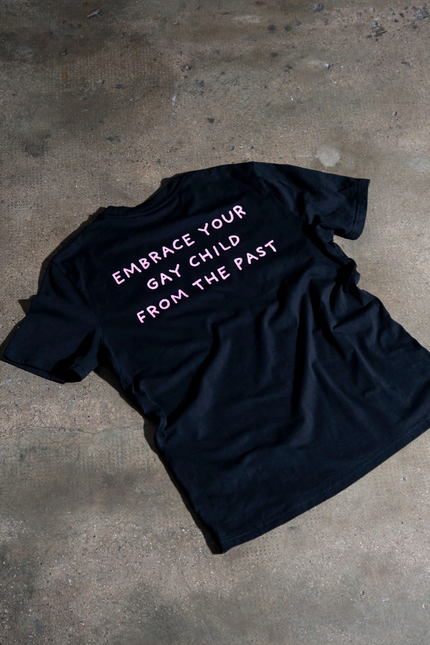 CAMISETA EMBRACE BLACK