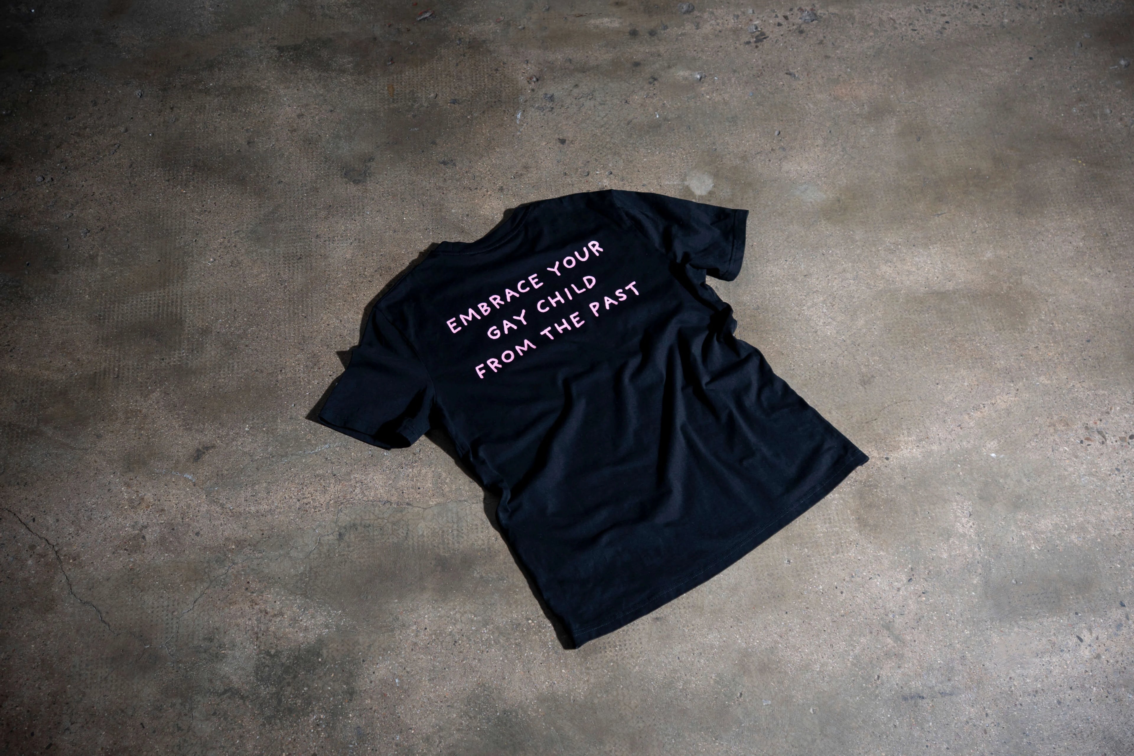 CAMISETA EMBRACE BLACK