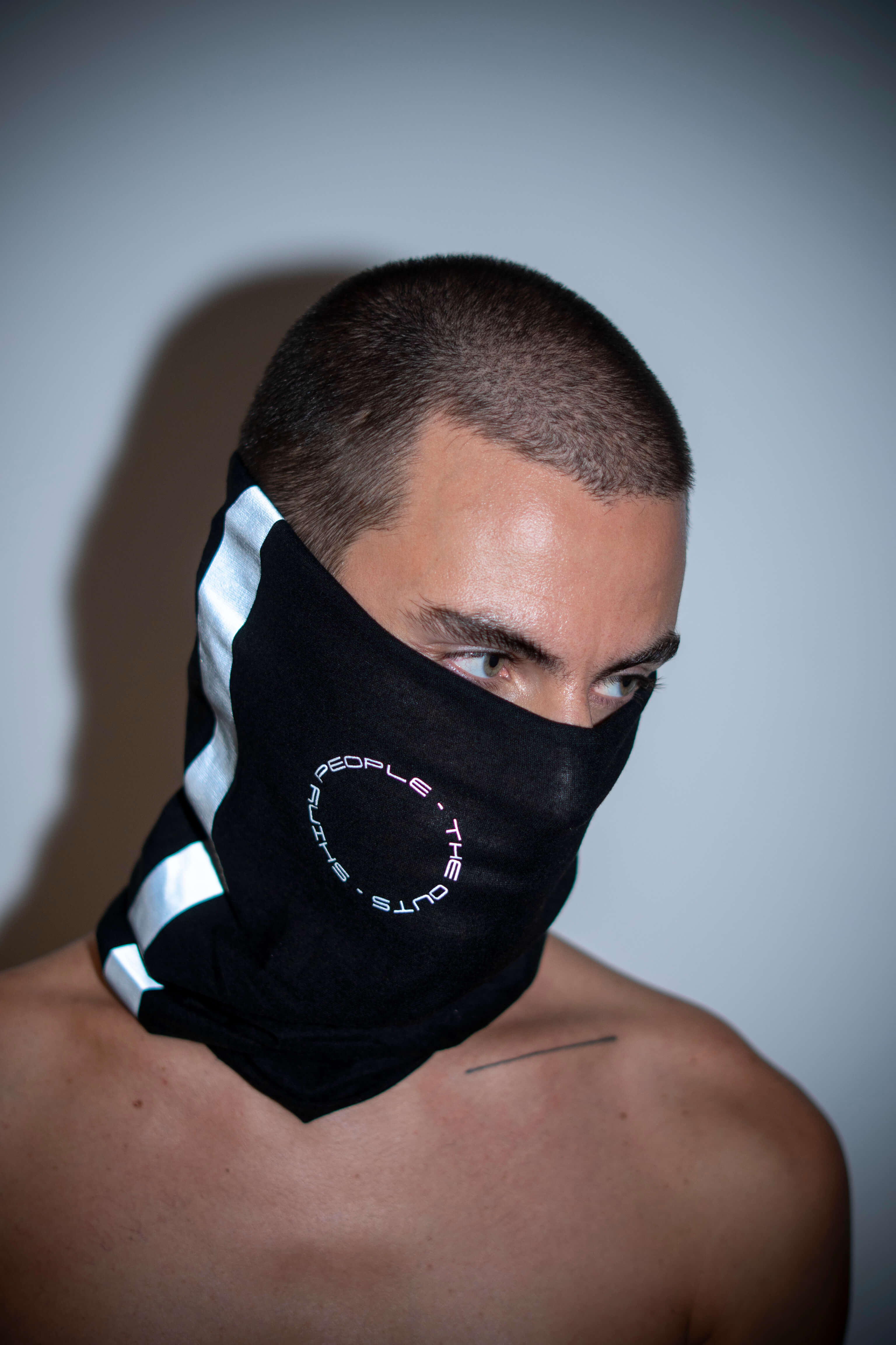 CUELLO REFLECTANTE SHINY PEOPLE